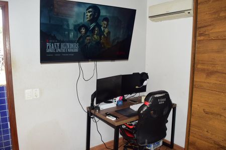 Casa de condomínio à venda com 242m², 5 quartos e 2 vagas Casa de condomínio à venda com 242m², 5 quartos e 2 vagasQuarto 5