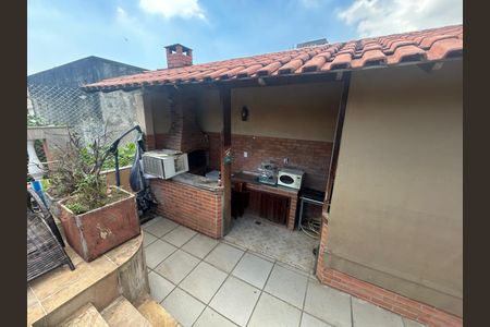 Casa de condomínio à venda com 242m², 5 quartos e 2 vagas