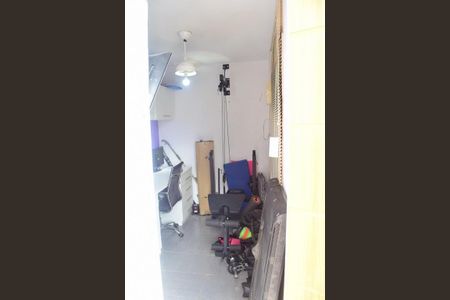 Casa de condomínio à venda com 242m², 5 quartos e 2 vagas Casa de condomínio à venda com 242m², 5 quartos e 2 vagasQuarto 4