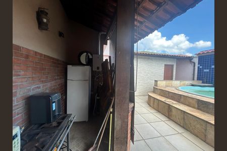 Casa de condomínio à venda com 242m², 5 quartos e 2 vagas