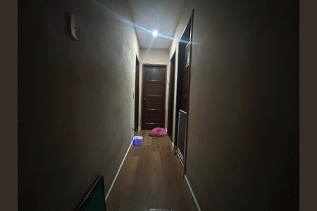 Casa de condomínio à venda com 242m², 5 quartos e 2 vagas Casa de condomínio à venda com 242m², 5 quartos e 2 vagasCorredor