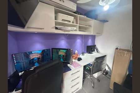 Casa de condomínio à venda com 242m², 5 quartos e 2 vagas Casa de condomínio à venda com 242m², 5 quartos e 2 vagasQuarto 4