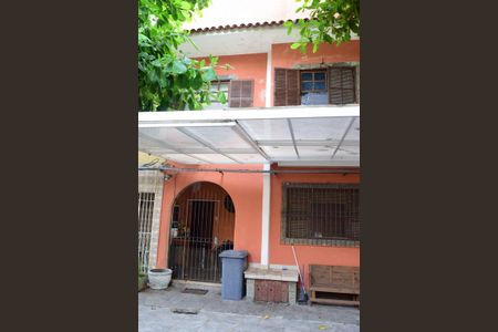 Casa de condomínio à venda com 242m², 5 quartos e 2 vagas Casa de condomínio à venda com 242m², 5 quartos e 2 vagasÁrea Externa