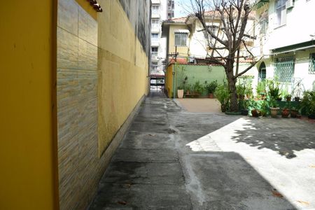 Casa de condomínio à venda com 242m², 5 quartos e 2 vagas Casa de condomínio à venda com 242m², 5 quartos e 2 vagasÁrea Externa