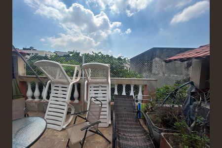 Casa de condomínio à venda com 242m², 5 quartos e 2 vagas Casa de condomínio à venda com 242m², 5 quartos e 2 vagasÁrea Externa