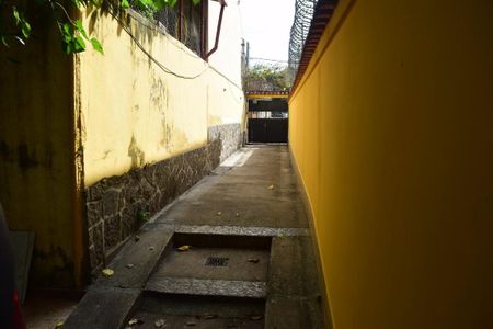 Casa de condomínio à venda com 242m², 5 quartos e 2 vagas Casa de condomínio à venda com 242m², 5 quartos e 2 vagasÁrea Externa