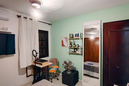 Casa de condomínio à venda com 259m², 4 quartos e 1 vaga Casa de condomínio à venda com 259m², 4 quartos e 1 vagaSuíte 2