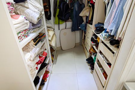 Casa de condomínio à venda com 259m², 4 quartos e 1 vaga Casa de condomínio à venda com 259m², 4 quartos e 1 vagaSuíte 1