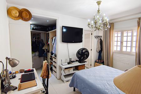 Casa de condomínio à venda com 259m², 4 quartos e 1 vaga Casa de condomínio à venda com 259m², 4 quartos e 1 vagaSuíte 1