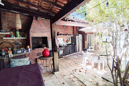 Casa de condomínio à venda com 259m², 4 quartos e 1 vaga Casa de condomínio à venda com 259m², 4 quartos e 1 vagaÁrea comum