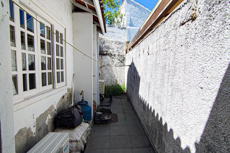 Casa de condomínio à venda com 259m², 4 quartos e 1 vaga Casa de condomínio à venda com 259m², 4 quartos e 1 vaga Corredor