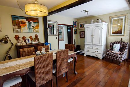 Casa de condomínio à venda com 259m², 4 quartos e 1 vaga Casa de condomínio à venda com 259m², 4 quartos e 1 vagaSala