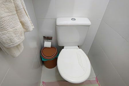 Casa de condomínio à venda com 259m², 4 quartos e 1 vaga Casa de condomínio à venda com 259m², 4 quartos e 1 vagaBanheiro de Serviço