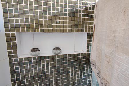 Casa de condomínio à venda com 259m², 4 quartos e 1 vaga Casa de condomínio à venda com 259m², 4 quartos e 1 vagaBanheiro da Suíte 1