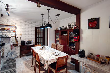 Casa de condomínio à venda com 259m², 4 quartos e 1 vaga Casa de condomínio à venda com 259m², 4 quartos e 1 vagaCozinha