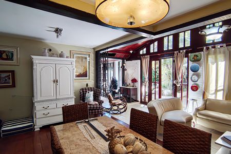 Casa de condomínio à venda com 259m², 4 quartos e 1 vaga Casa de condomínio à venda com 259m², 4 quartos e 1 vagaSala