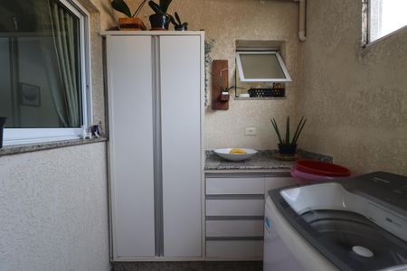Apartamento à venda com 60m², 2 quartos e 1 vagaÁrea de Serviço