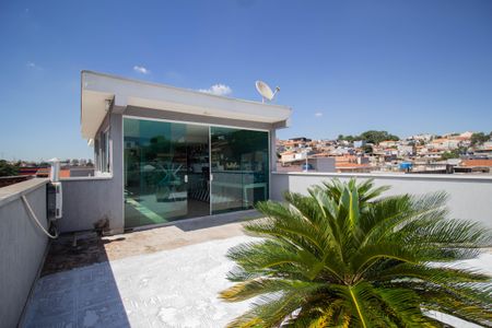 Casa à venda com 271m², 3 quartos e 6 vagas Casa à venda com 271m², 3 quartos e 6 vagasTerraço