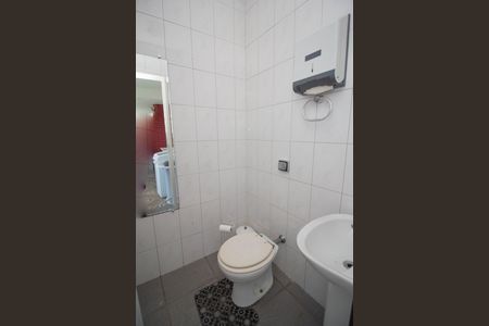 Casa à venda com 271m², 3 quartos e 6 vagas Casa à venda com 271m², 3 quartos e 6 vagasBanheiro de Serviço