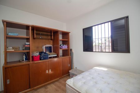 Casa à venda com 271m², 3 quartos e 6 vagas Casa à venda com 271m², 3 quartos e 6 vagasQuarto 2