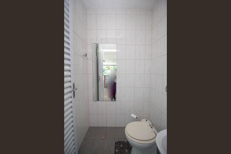 Casa à venda com 271m², 3 quartos e 6 vagas Casa à venda com 271m², 3 quartos e 6 vagasBanheiro de Serviço