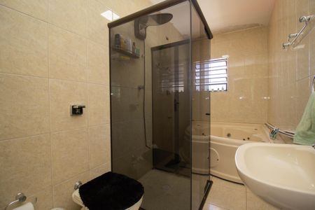 Casa à venda com 271m², 3 quartos e 6 vagas Casa à venda com 271m², 3 quartos e 6 vagasBanheiro da Suíte