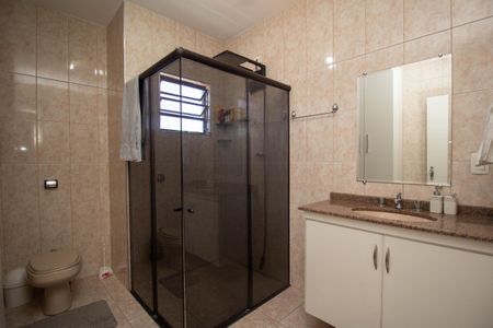 Casa à venda com 271m², 3 quartos e 6 vagas Casa à venda com 271m², 3 quartos e 6 vagasBanheiro