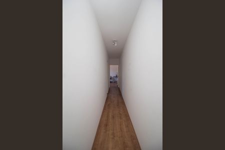 Casa à venda com 271m², 3 quartos e 6 vagas Casa à venda com 271m², 3 quartos e 6 vagasCorredor