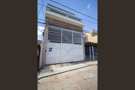 Casa à venda com 271m², 3 quartos e 6 vagas Casa à venda com 271m², 3 quartos e 6 vagasFachada