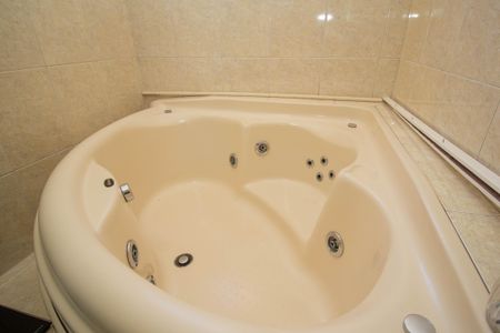 Casa à venda com 271m², 3 quartos e 6 vagas Casa à venda com 271m², 3 quartos e 6 vagasBanheiro da Suíte