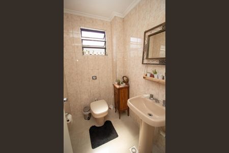 Casa à venda com 271m², 3 quartos e 6 vagas Casa à venda com 271m², 3 quartos e 6 vagasLavabo