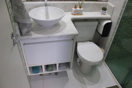 Apartamento à venda com 64m², 3 quartos e 1 vagaBanheiro da suíte