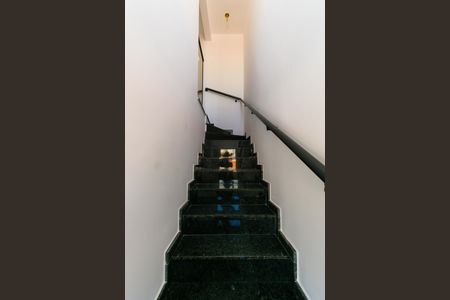 Casa de condomínio à venda com 84m², 2 quartos e 1 vaga Casa de condomínio à venda com 84m², 2 quartos e 1 vagaEscada