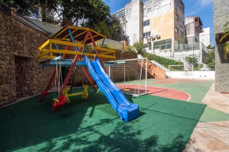 Apartamento à venda com 245m², 4 quartos e 4 vagas Apartamento à venda com 245m², 4 quartos e 4 vagasÁrea comum - Playground