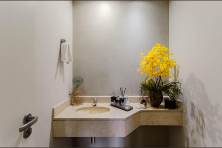 Apartamento à venda com 245m², 4 quartos e 4 vagas Apartamento à venda com 245m², 4 quartos e 4 vagasLavabo da sala