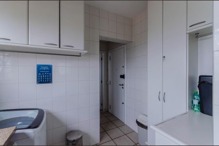 Apartamento à venda com 245m², 4 quartos e 4 vagas Apartamento à venda com 245m², 4 quartos e 4 vagasÁrea de Serviço