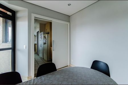 Apartamento à venda com 245m², 4 quartos e 4 vagas Apartamento à venda com 245m², 4 quartos e 4 vagasSala de Jantar