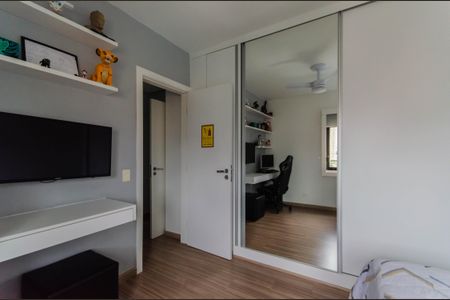 Apartamento à venda com 245m², 4 quartos e 4 vagas Apartamento à venda com 245m², 4 quartos e 4 vagasSuíte 2