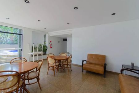 Apartamento à venda com 245m², 4 quartos e 4 vagas Apartamento à venda com 245m², 4 quartos e 4 vagasHall Social