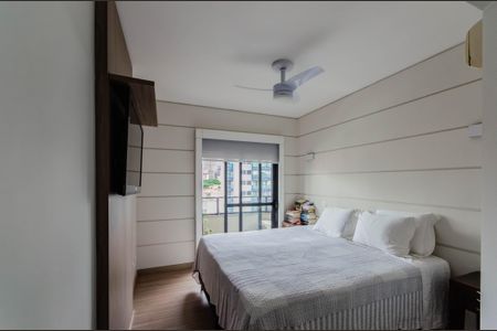 Apartamento à venda com 245m², 4 quartos e 4 vagas Apartamento à venda com 245m², 4 quartos e 4 vagasSuíte 3