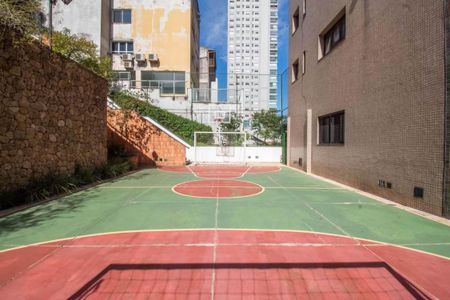 Apartamento à venda com 245m², 4 quartos e 4 vagas Apartamento à venda com 245m², 4 quartos e 4 vagasÁrea comum - Quadra Esportiva