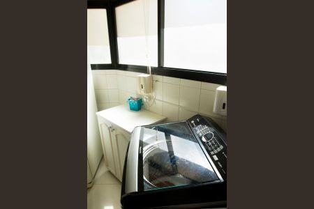 Apartamento à venda com 147m², 4 quartos e 3 vagas Apartamento à venda com 147m², 4 quartos e 3 vagasÁrea de Serviço