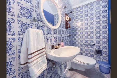 Casa à venda com 207m², 4 quartos e 2 vagas