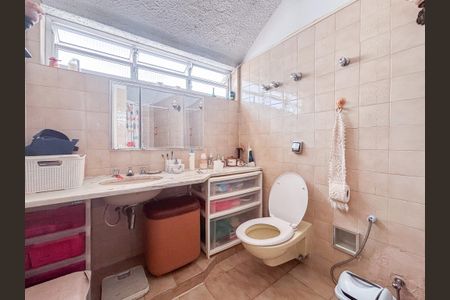 Casa à venda com 207m², 4 quartos e 2 vagas