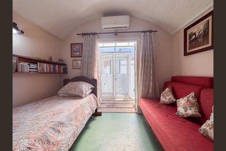 Casa à venda com 207m², 4 quartos e 2 vagas