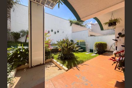 Casa à venda com 207m², 4 quartos e 2 vagas