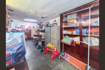 Casa à venda com 207m², 4 quartos e 2 vagas