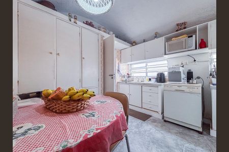 Casa à venda com 207m², 4 quartos e 2 vagas