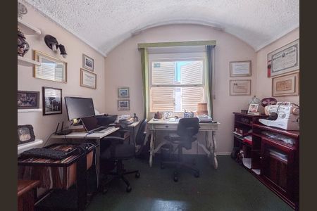 Casa à venda com 207m², 4 quartos e 2 vagas