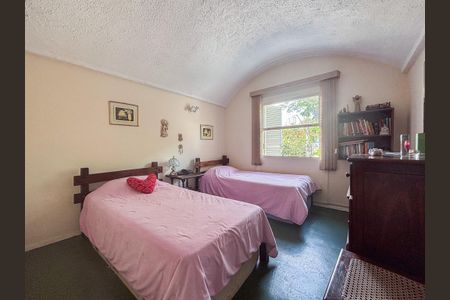 Casa à venda com 207m², 4 quartos e 2 vagas